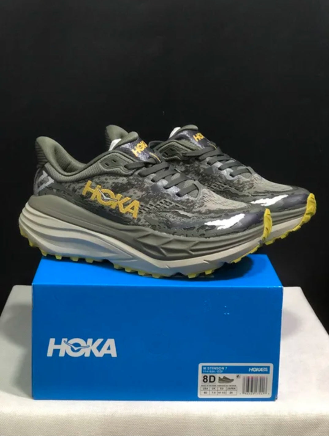 HOKA Stinson 7 – נעלי פרימיום לשטח ולהליכה, עם יציבות, שיכוך והגנה מלאה