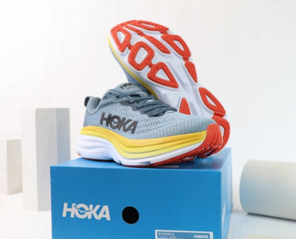 נעלי Bondi 8 Hoka מציעות את אחת מחוויות הריצה הרכות, היציבות והנוחות ביותר בעולם.