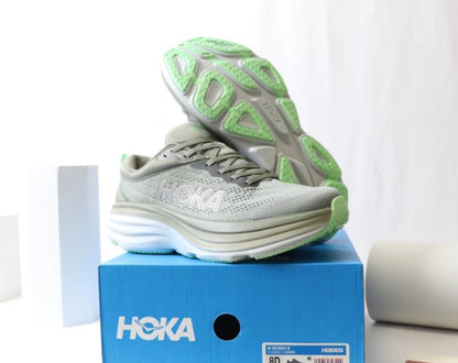 נעלי Bondi 8 Hoka מציעות את אחת מחוויות הריצה הרכות, היציבות והנוחות ביותר בעולם.